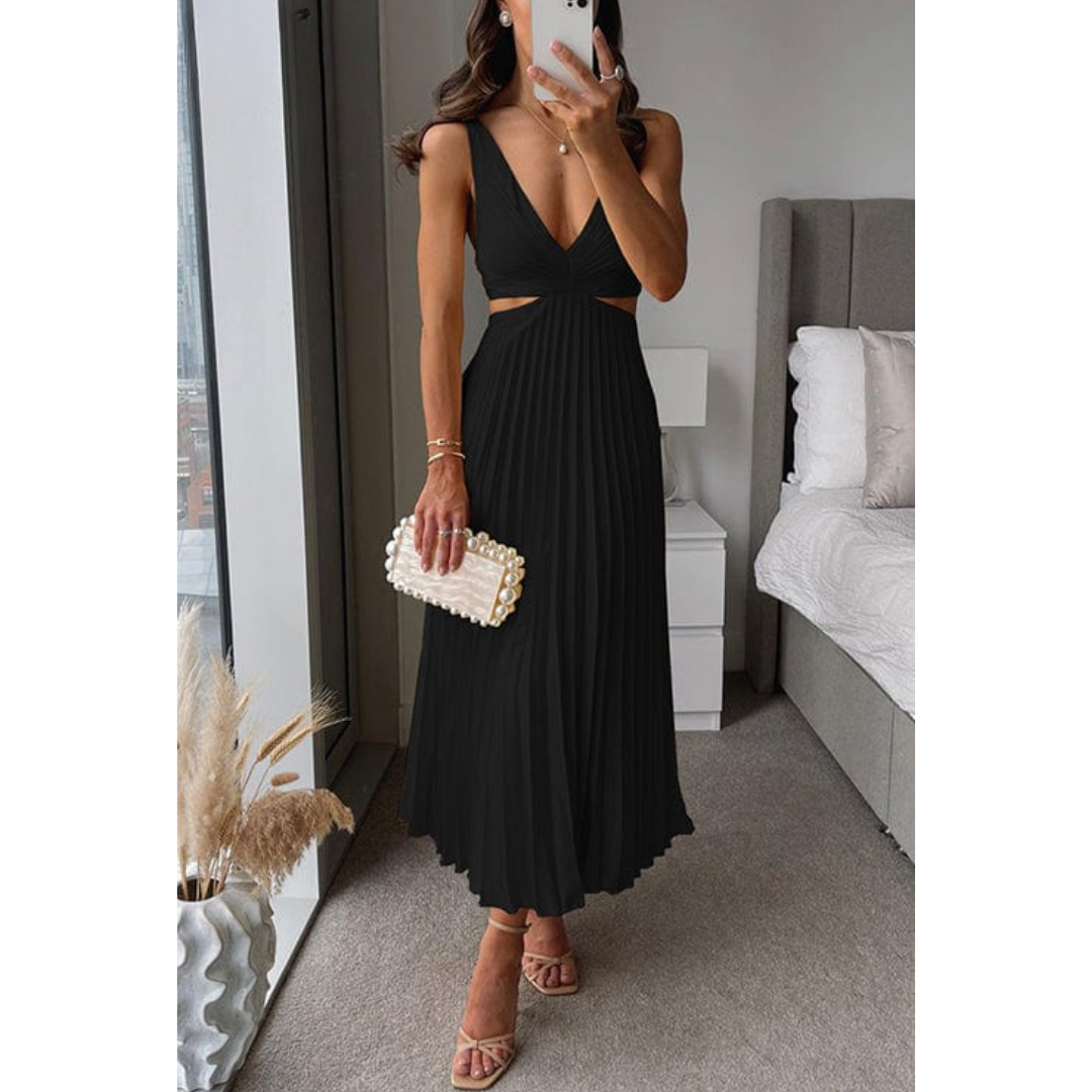 PLISSIERTES KLEID MIT AUSSCHNITT