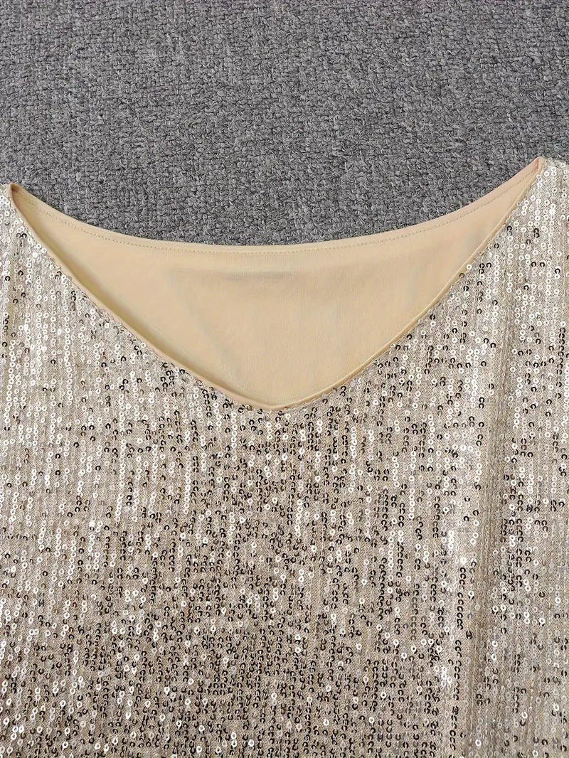 glanzendes Minikleid mit einem Schulter